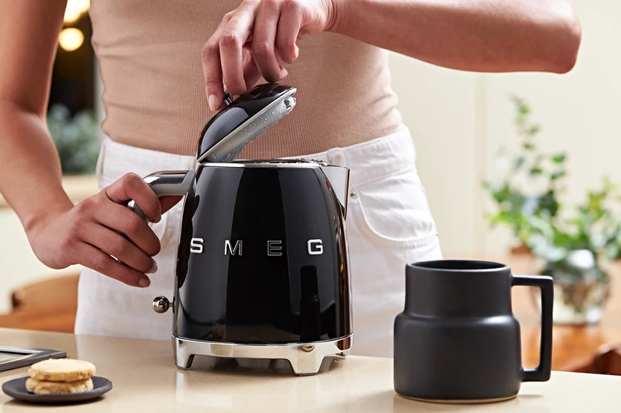 کتری برقی مینی اسمگ رنگ مشکی مدل KLF05