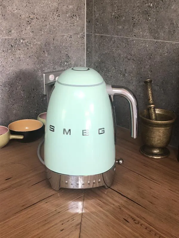 کتری برقی درجه دار اسمگ رنگ سبز پاستیلی مدل KLF04