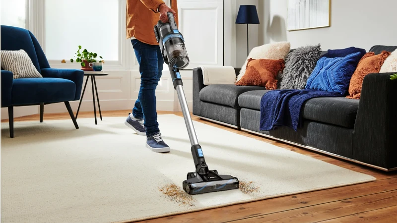 جارو شارژی بهتر است یا جاروبرقی رباتیک؟